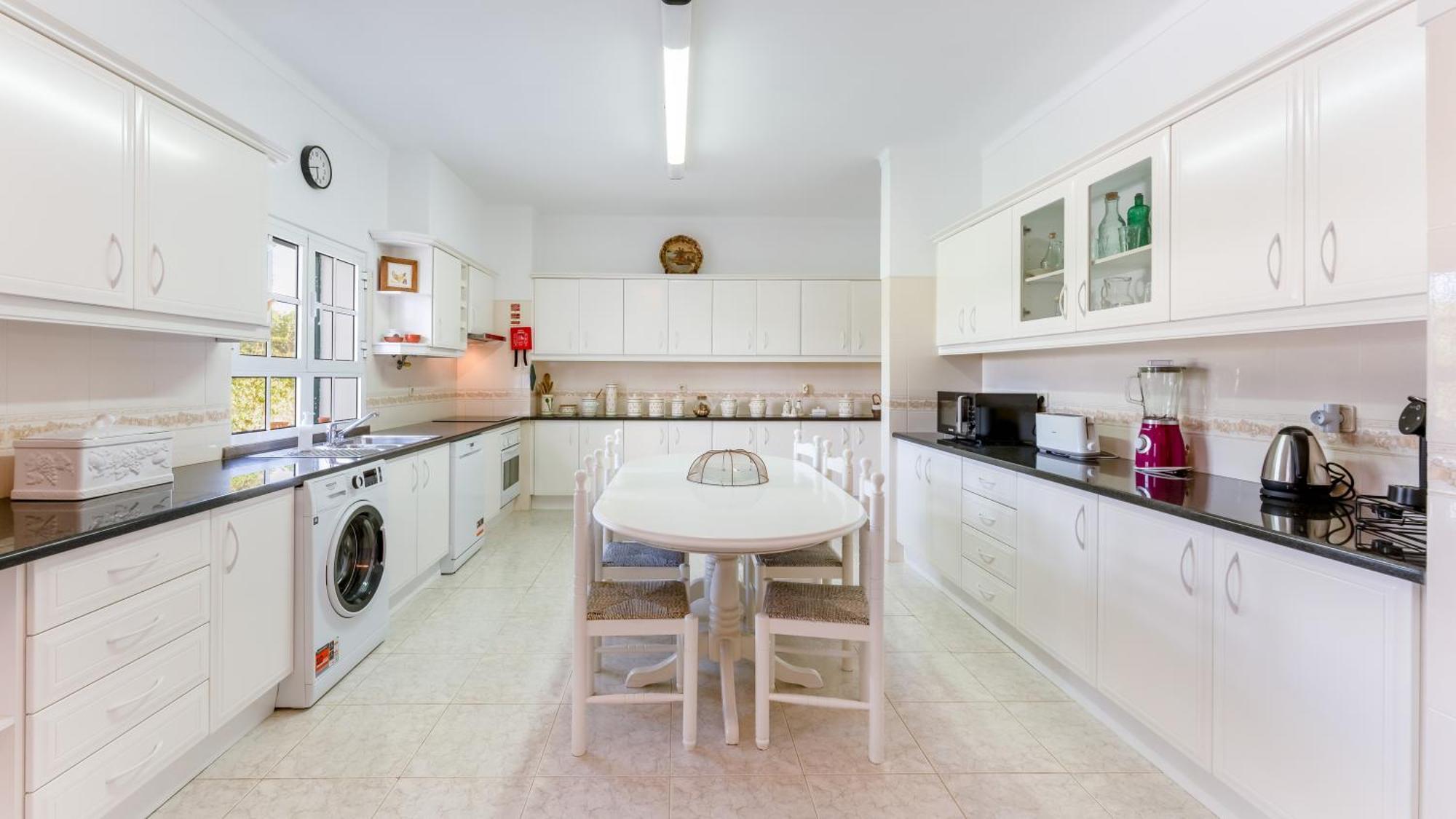Sunny & Calm 4 Bdr House W/ Pool By Lovelystay Santo Estevao  Extérieur photo