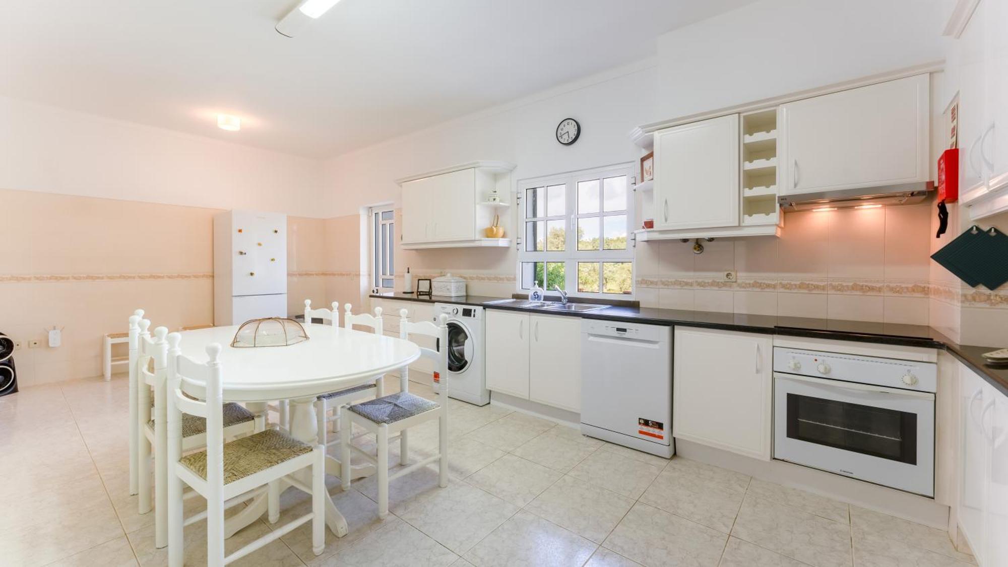 Sunny & Calm 4 Bdr House W/ Pool By Lovelystay Santo Estevao  Extérieur photo