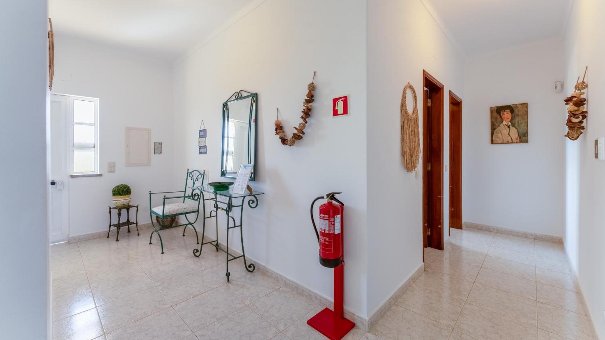 Sunny & Calm 4 Bdr House W/ Pool By Lovelystay Santo Estevao  Extérieur photo