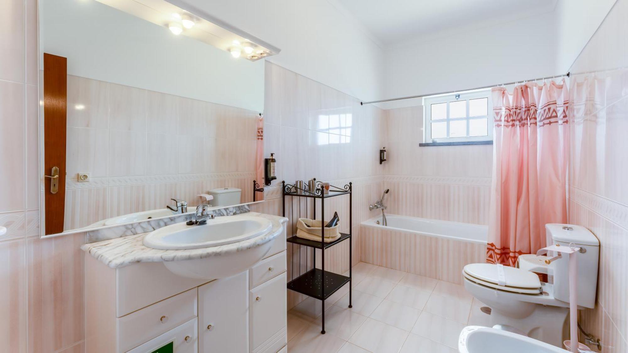 Sunny & Calm 4 Bdr House W/ Pool By Lovelystay Santo Estevao  Extérieur photo