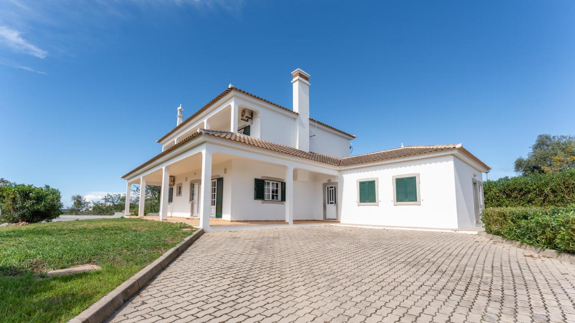 Sunny & Calm 4 Bdr House W/ Pool By Lovelystay Santo Estevao  Extérieur photo