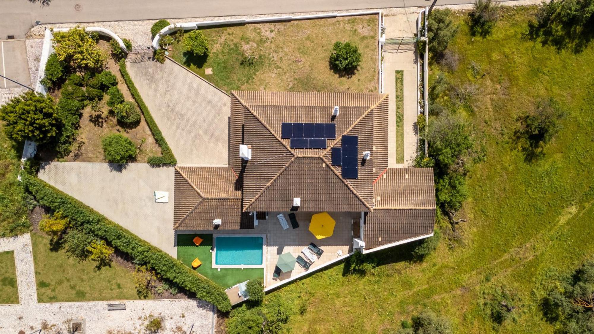 Sunny & Calm 4 Bdr House W/ Pool By Lovelystay Santo Estevao  Extérieur photo